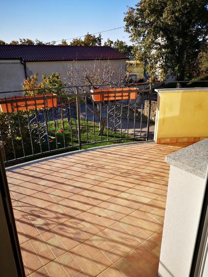Apartma Apollonio Črni Kal Extérieur photo